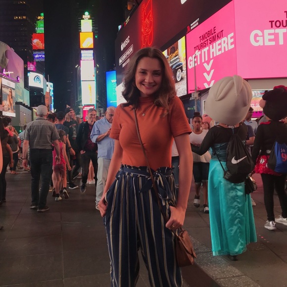 Meet your Posher, Gianna - Picture 2 of 3